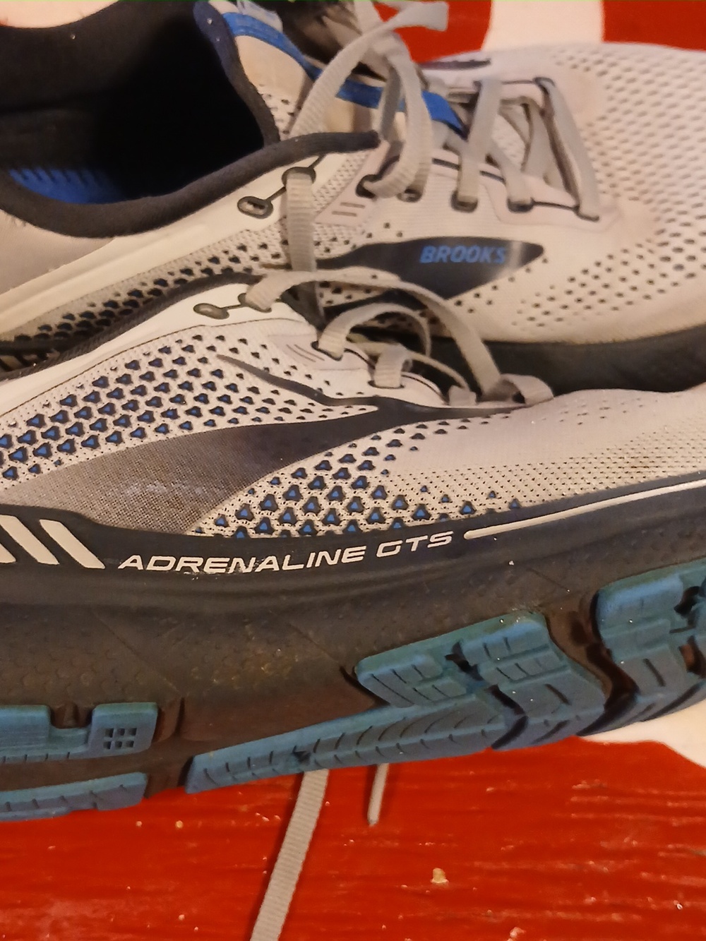 Mens Size 12 Brooks Adrenaline Gts 22 Running Shoes - Picture 9 of 9